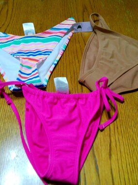 5 PC SET XS WILD FABLE NEW WITHOUT TAGS 3 BOTTOMS 2 TOPS